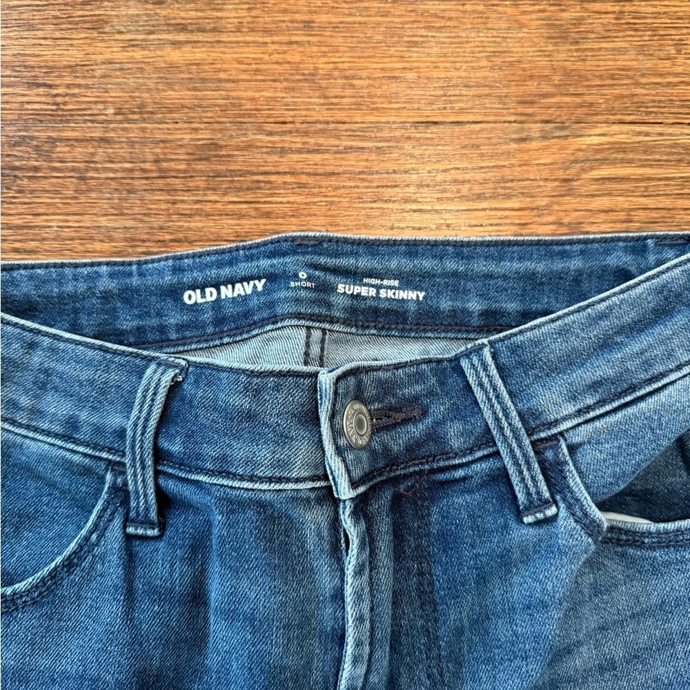 Old Navy High Rise Super Skinny Jeans - Picture 5 of 7